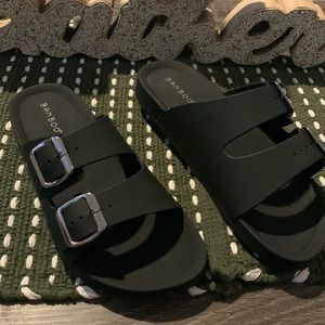 Black jelly slides double buckle